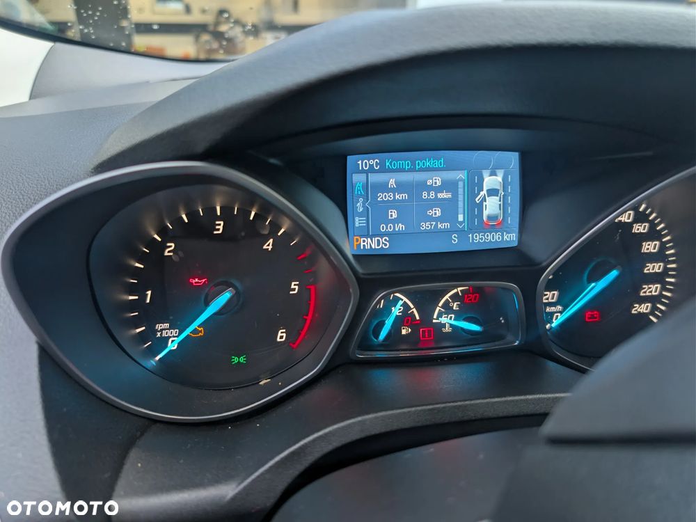Ford Kuga - 11