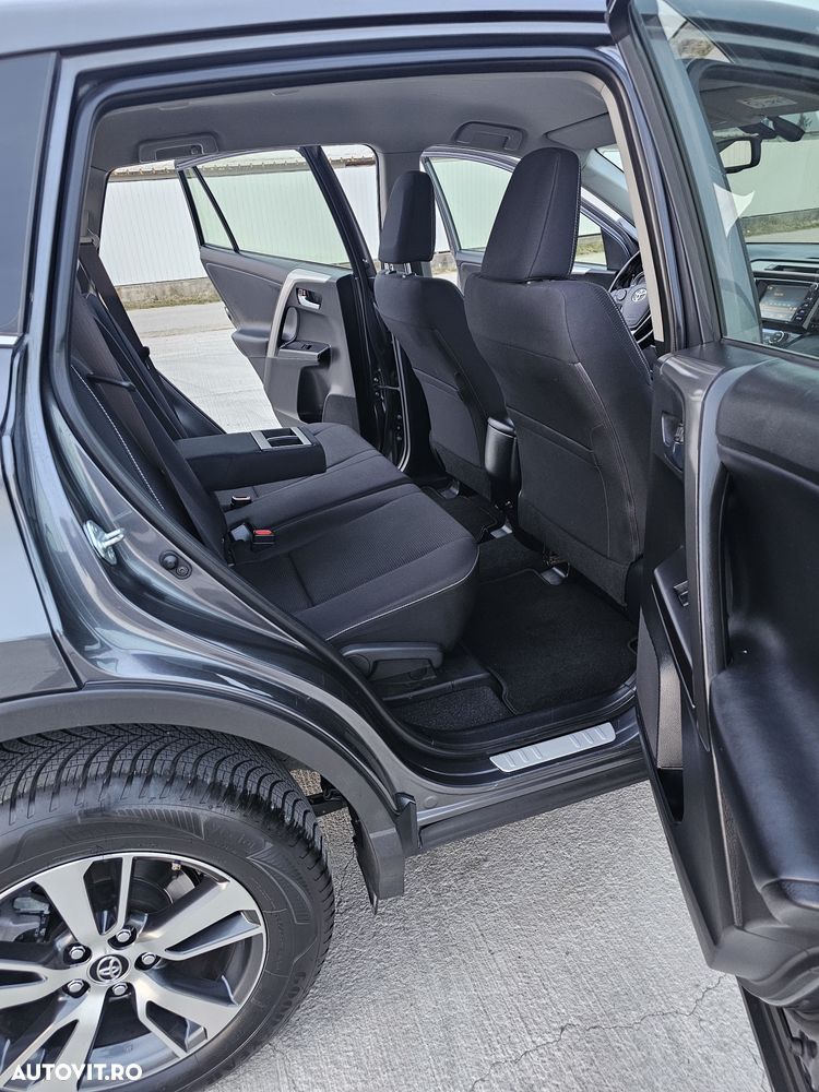 Toyota RAV4 - 12