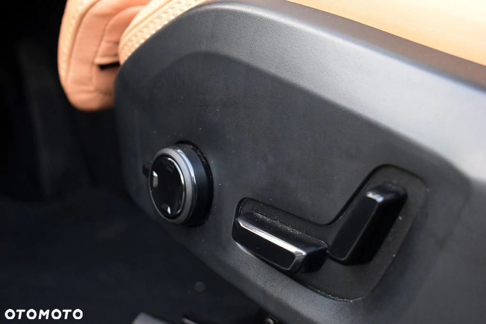 Volvo XC 60 T8 Plug-In Hybrid AWD Inscription Expression - 20