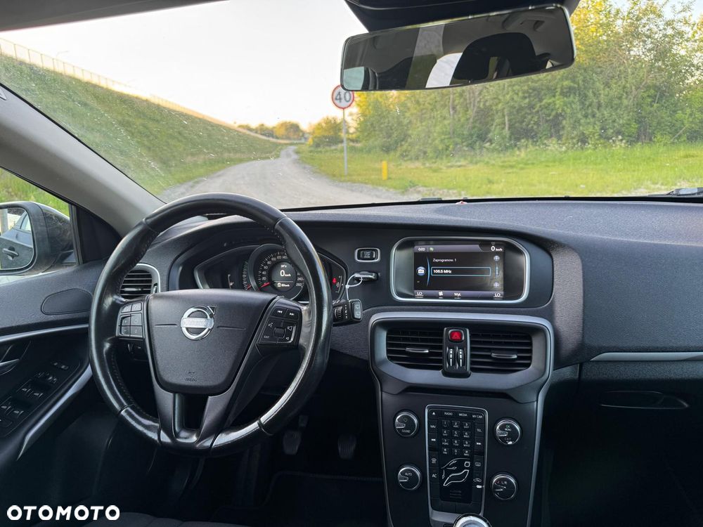 Volvo V40 D2 Momentum - 37