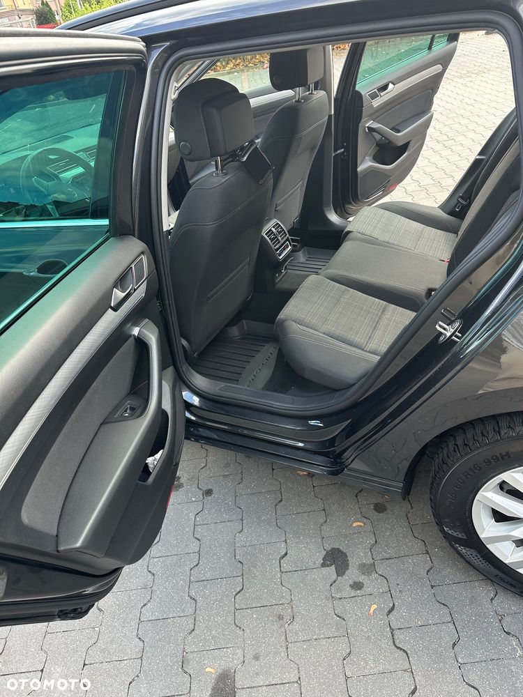 Volkswagen Passat - 15