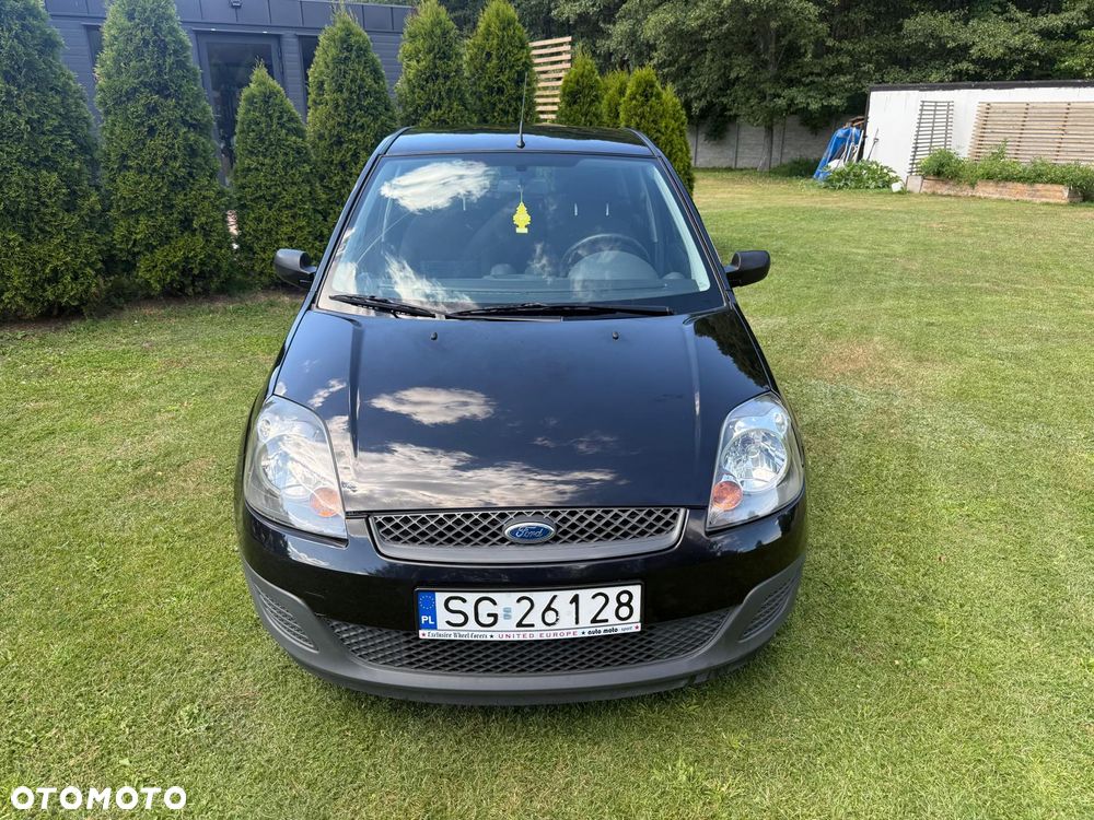 Ford Fiesta 1.3 Ambiente - 2