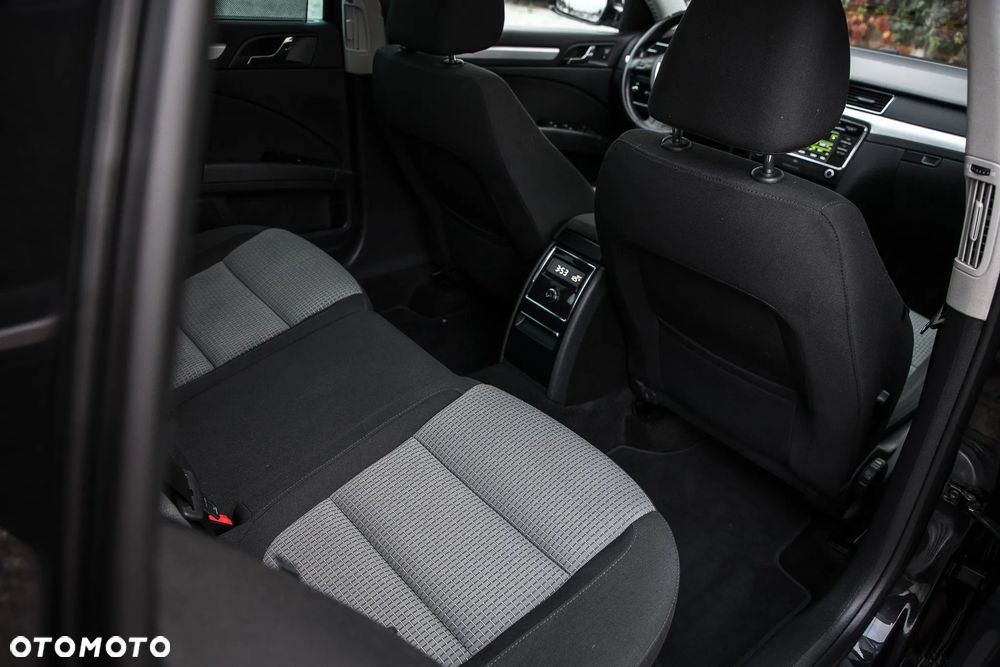 Skoda Superb 2.0 TSI DSG Elegance - 28