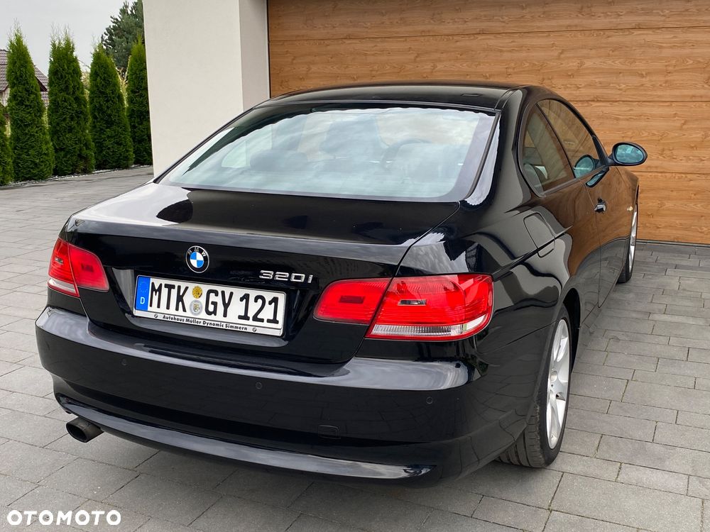 BMW Seria 3 320i Edition Exclusive - 18