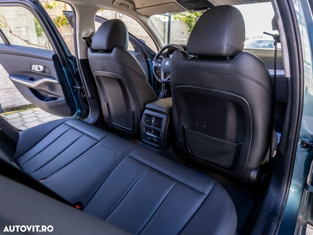 BMW Seria 3 320d Touring Aut. - 14