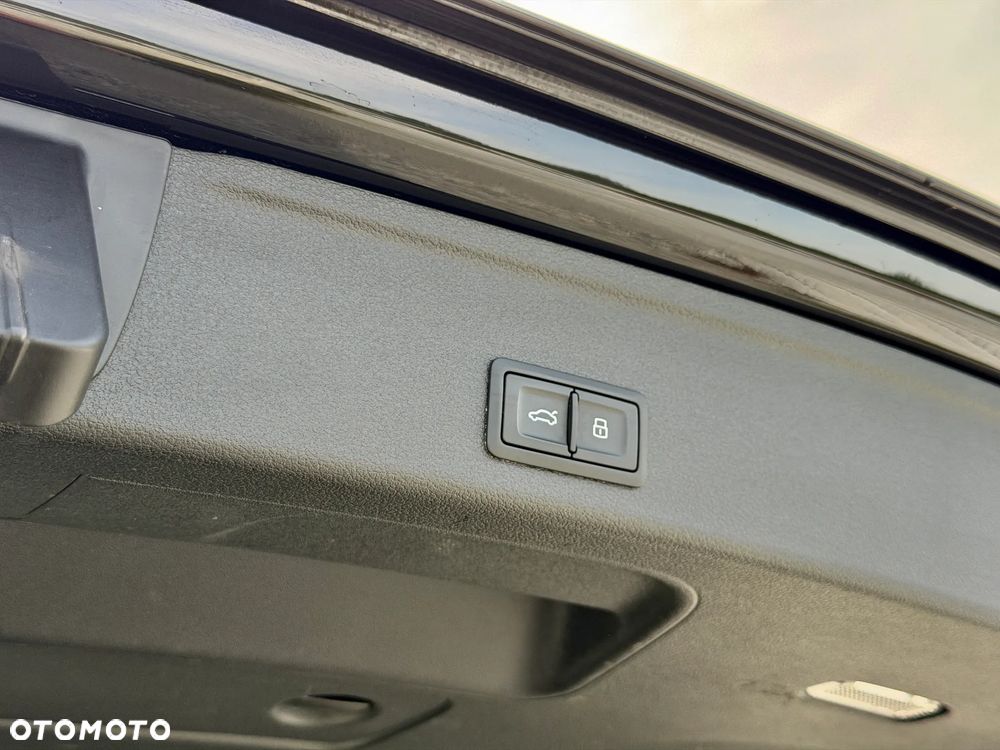 Audi A4 Avant 3.0 TDI quattro tiptronic sport - 37