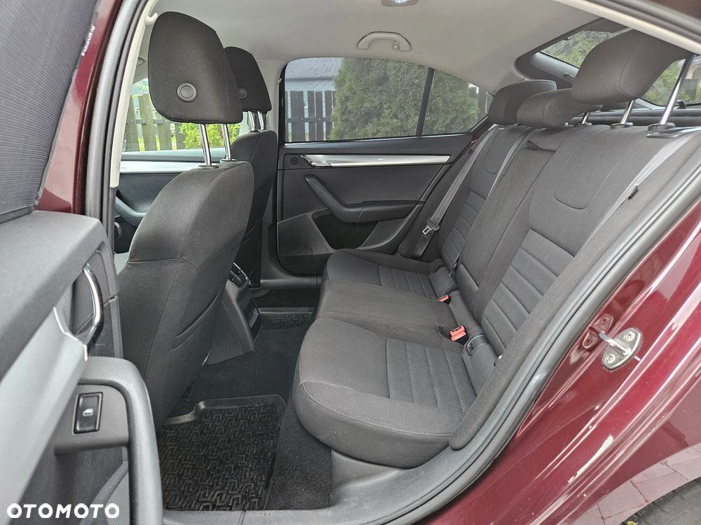Skoda Octavia 1.8 TSI Elegance DSG - 27