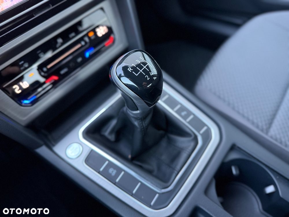 Volkswagen Passat 1.5 TSI EVO Business - 40