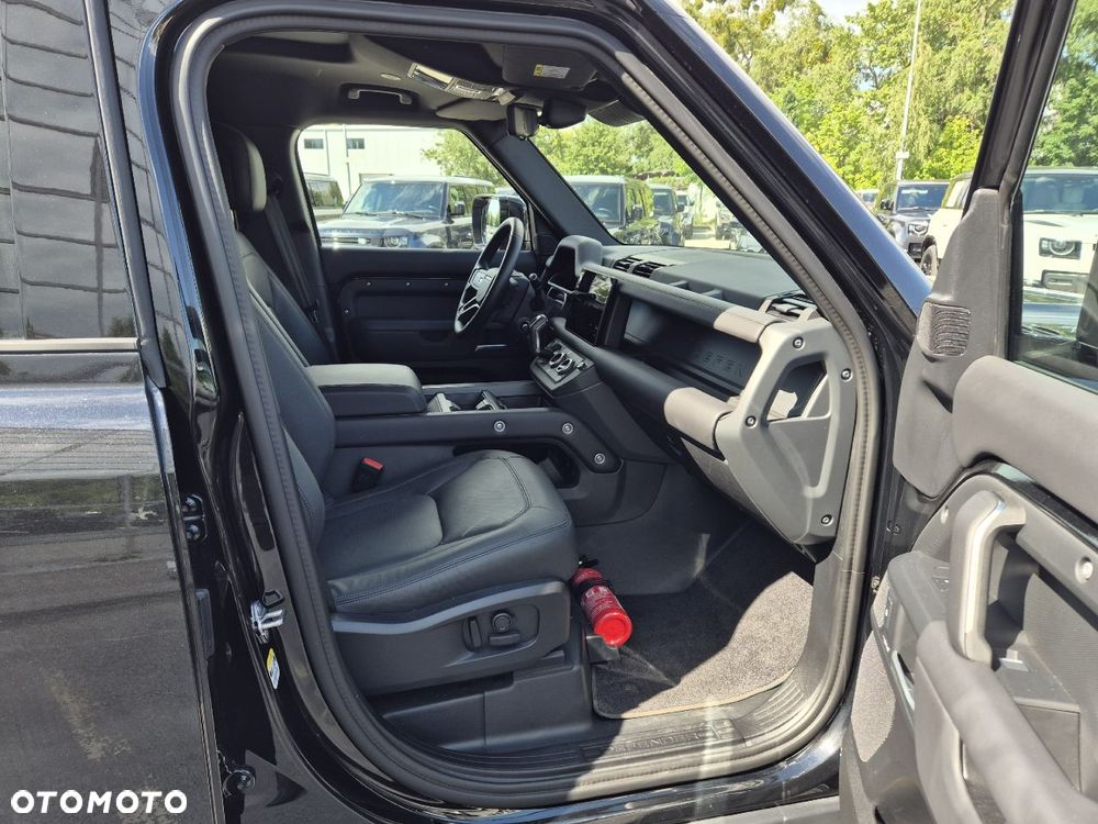 Land Rover Defender 3.0 D300 mHEV X-Dynamic SE - 8