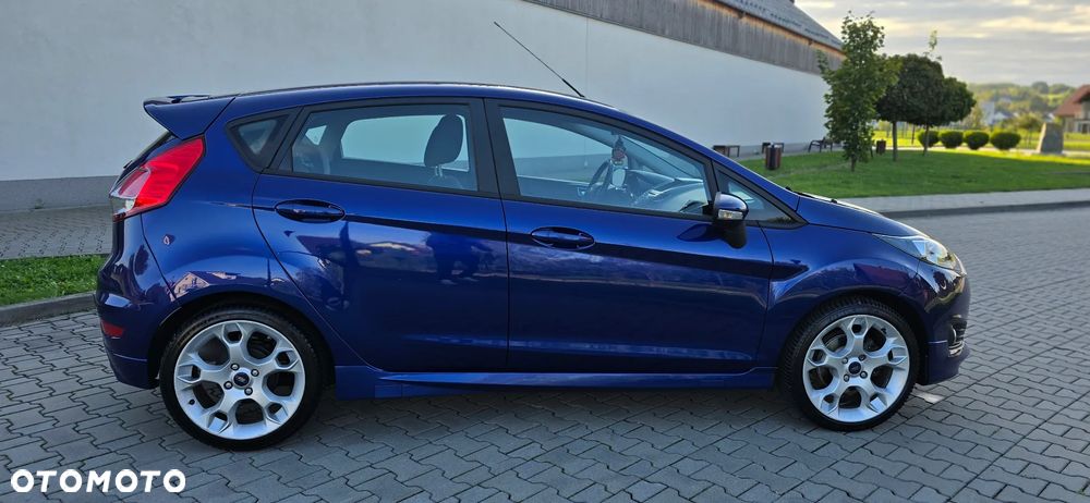 Ford Fiesta 1.0 EcoBoost S&S ST-LINE - 11
