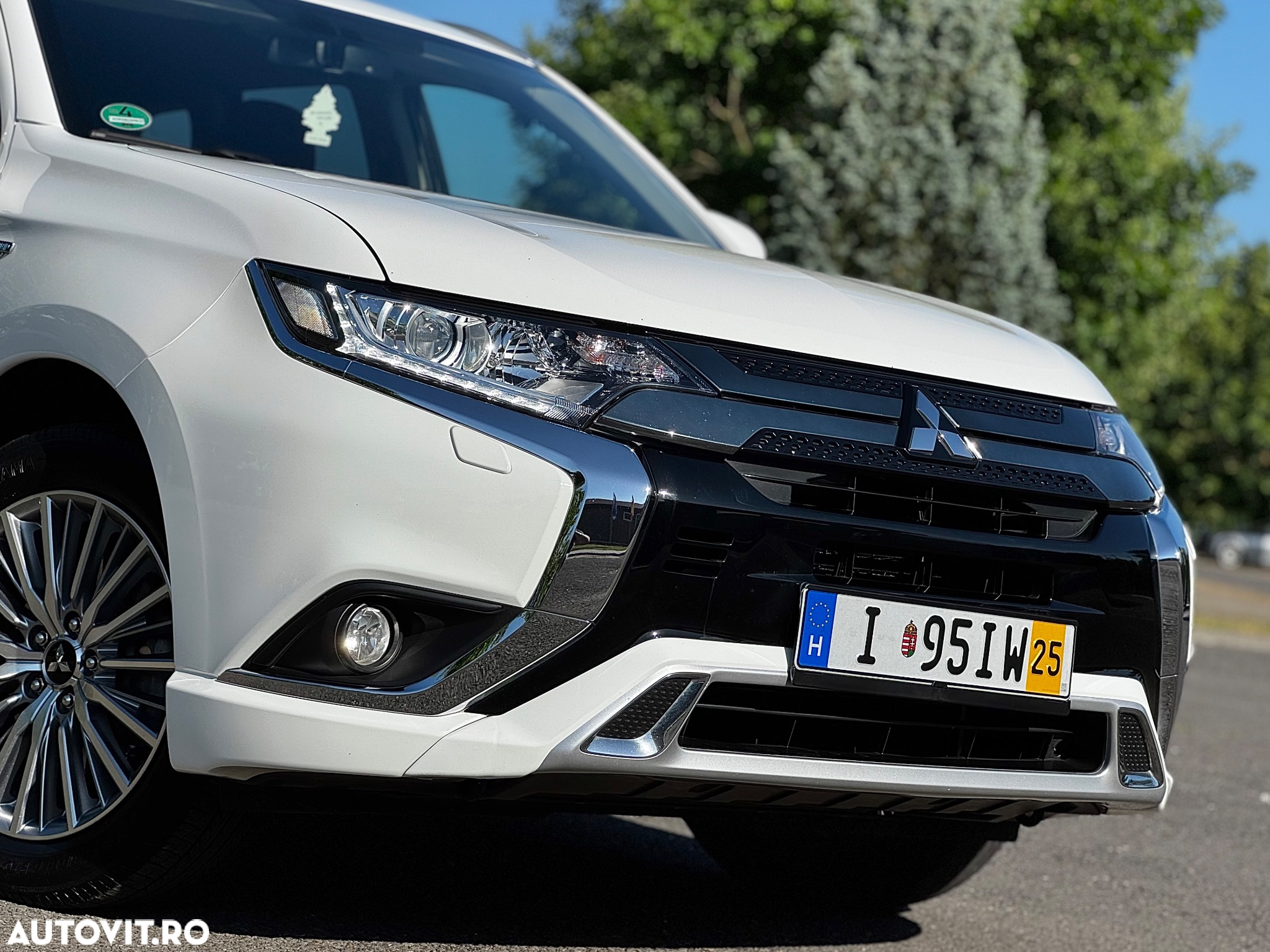 Mitsubishi Outlander - 31