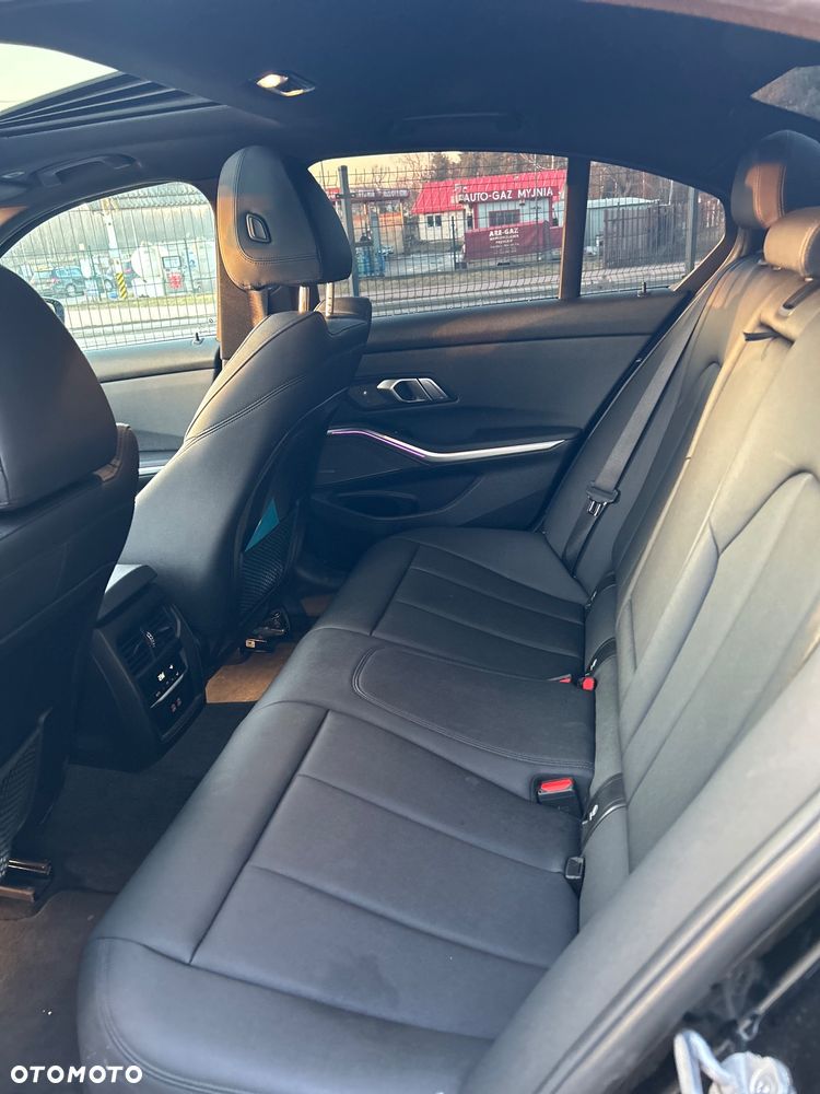 BMW Seria 3 - 17