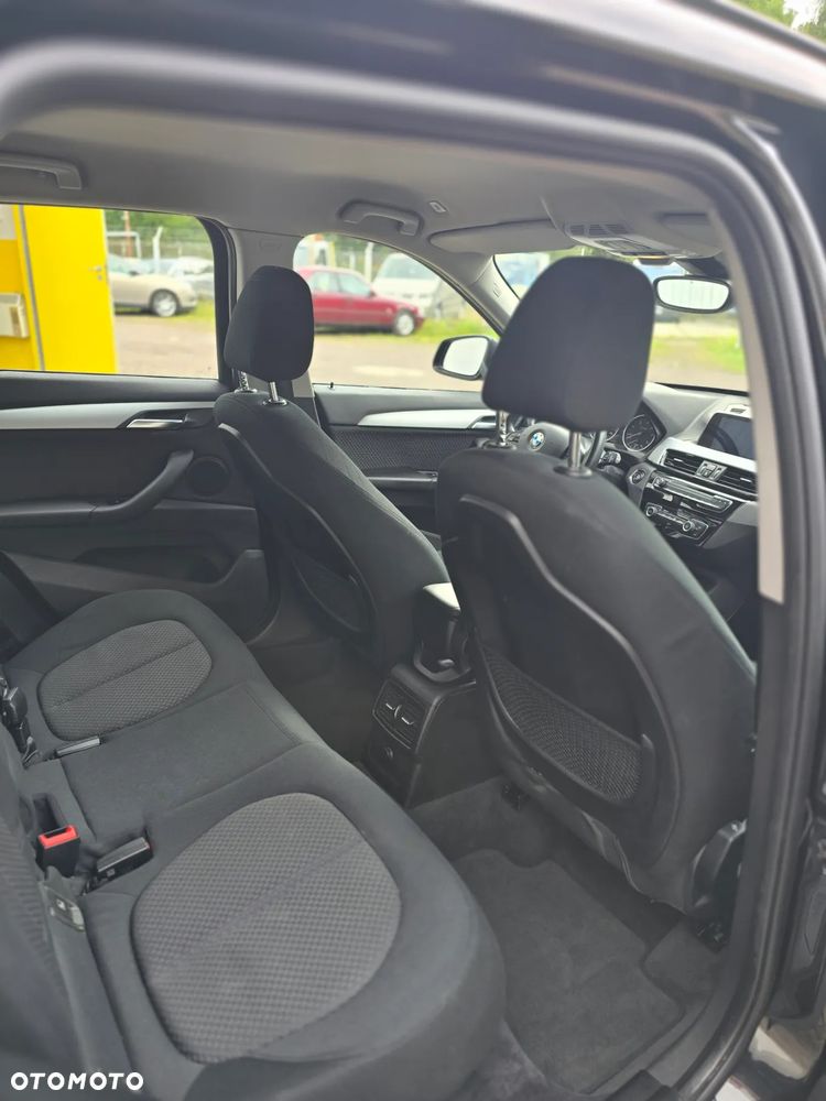 BMW X1 sDrive18d - 26