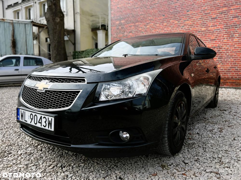 Chevrolet Cruze - 36
