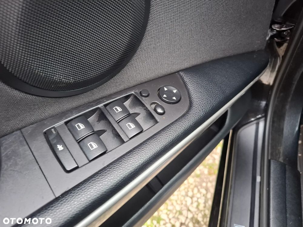 BMW Seria 3 - 25
