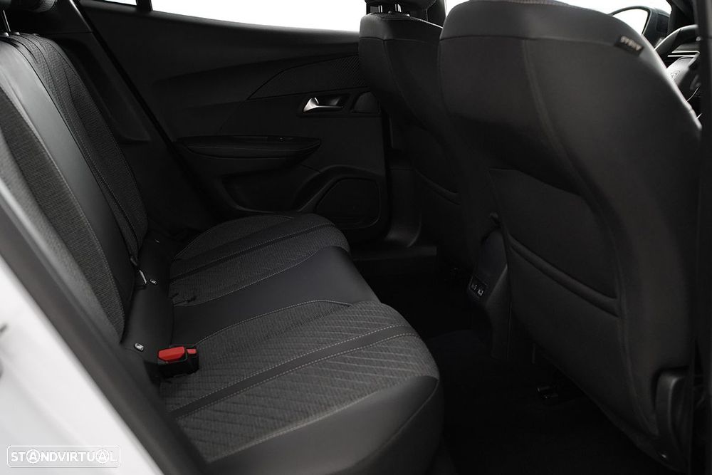 Peugeot 2008 1.2 PureTech Allure - 24