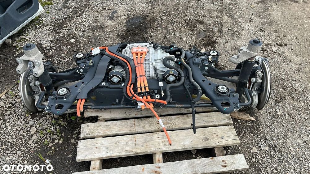 BELKA OŚ ZAWIESZENIA TYŁ VOLVO XC60 II HYBRYDA - 1