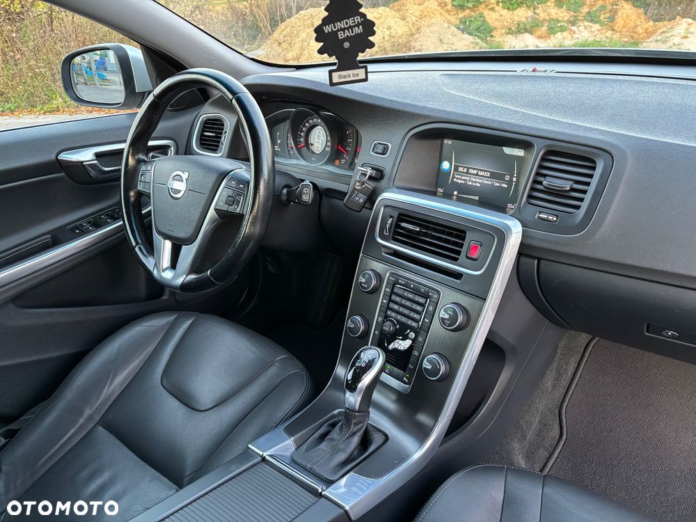 Volvo V60 D4 Geartronic Momentum - 35