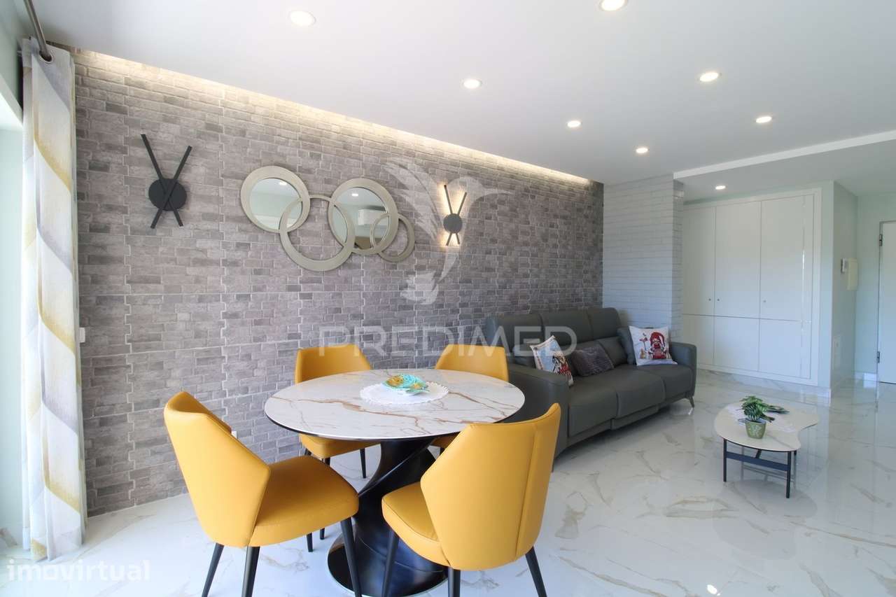T1 de Luxo com piscina e 2 lugares de garagem perto da Praia da Rocha - Grande imagem: 2/39