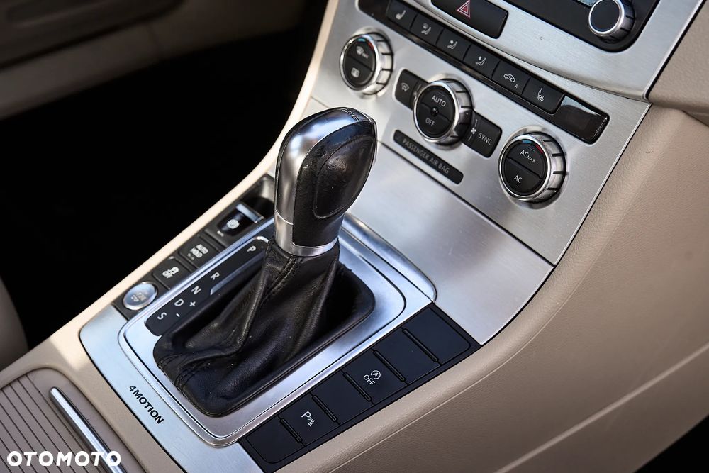 Volkswagen Passat 2.0 TDI 4Mot Highline DSG - 14