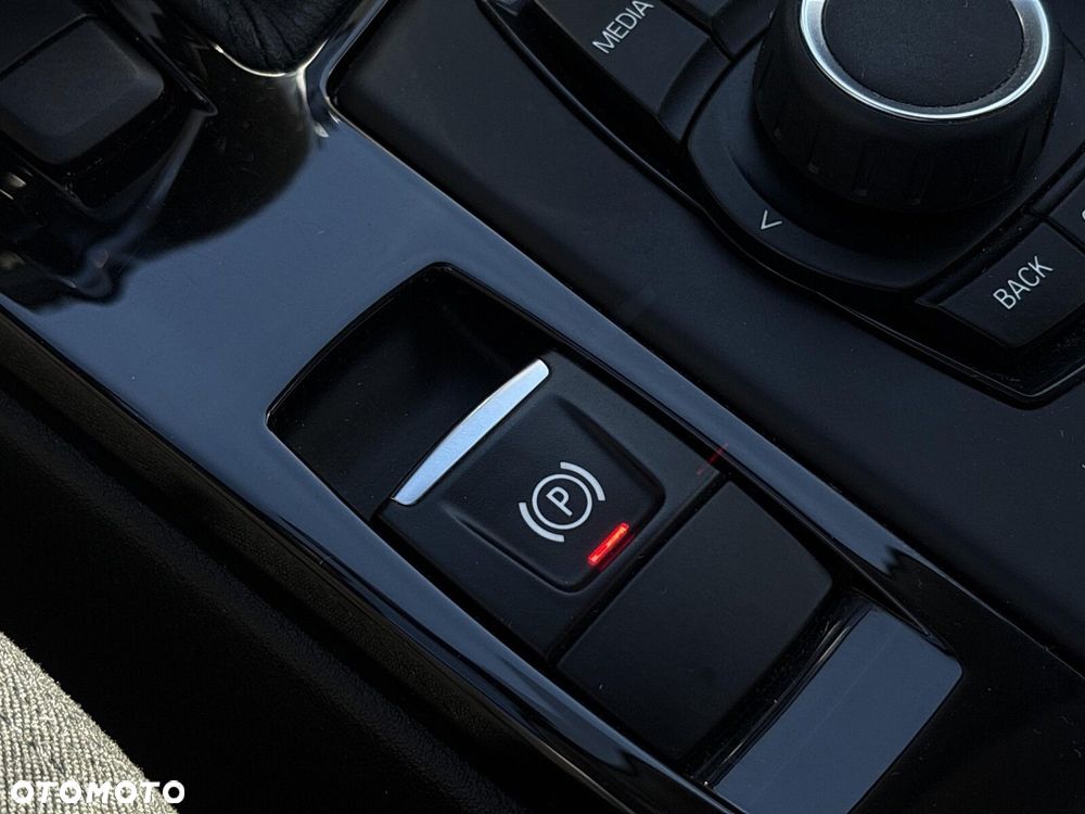 BMW X2 sDrive18i - 25