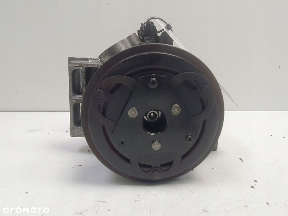 SPRĘŻARKA KLIMATYZACJI Nissan Micra IV K13 1.2 16V _ 92600-1HC5A - 5