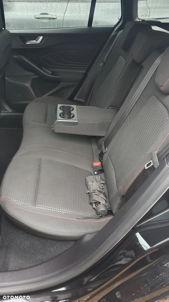 Ford Focus Turnier 1.0 EcoBoost Start-Stopp-System ST-LINE STYLE - 8