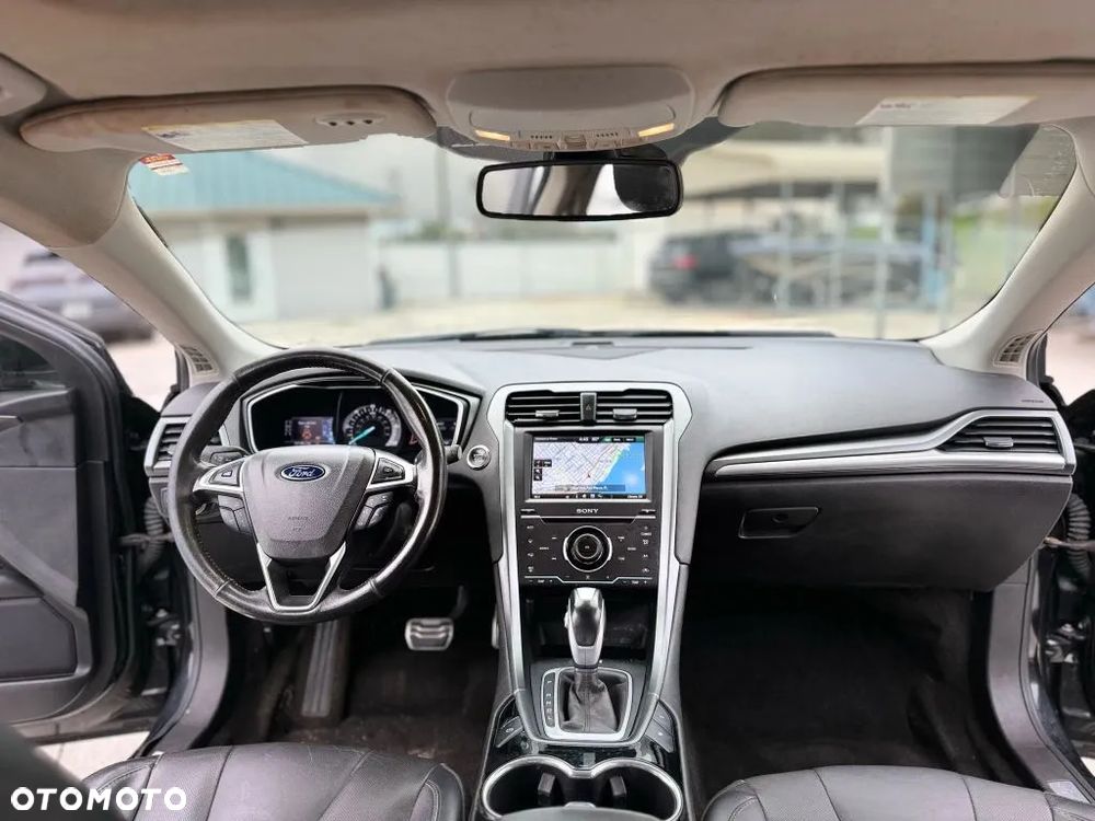 Ford Fusion 2.0 EcoBoost Titanium - 25