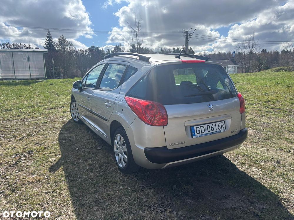 Peugeot 207 1.4 - 5
