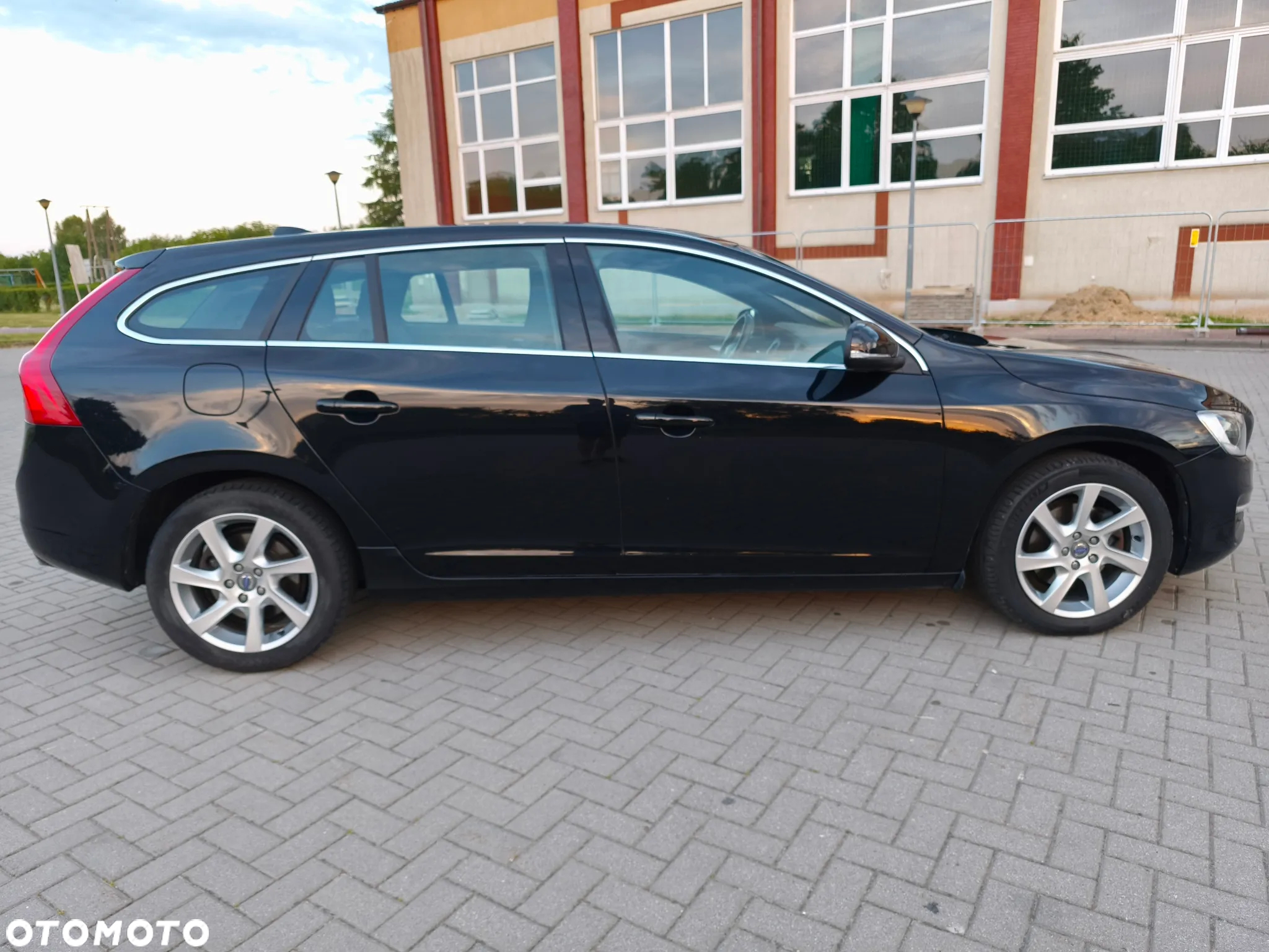 Volvo V60 D4 Drive-E Momentum - 15