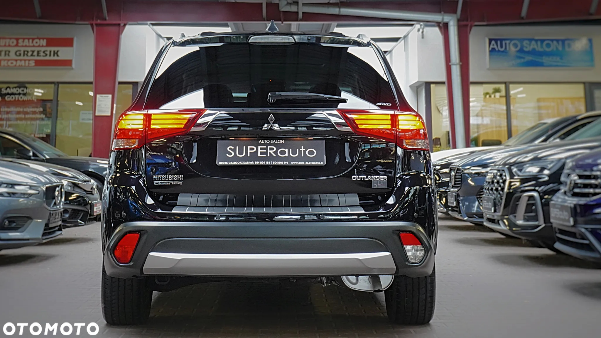 Mitsubishi Outlander 2.0 Intense + Navi 4WD CVT - 10