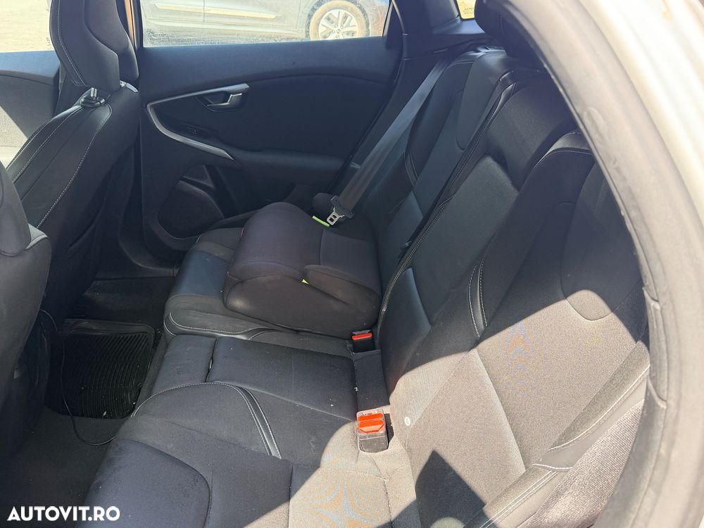 Volvo V40 D2 Aut. Momentum - 6
