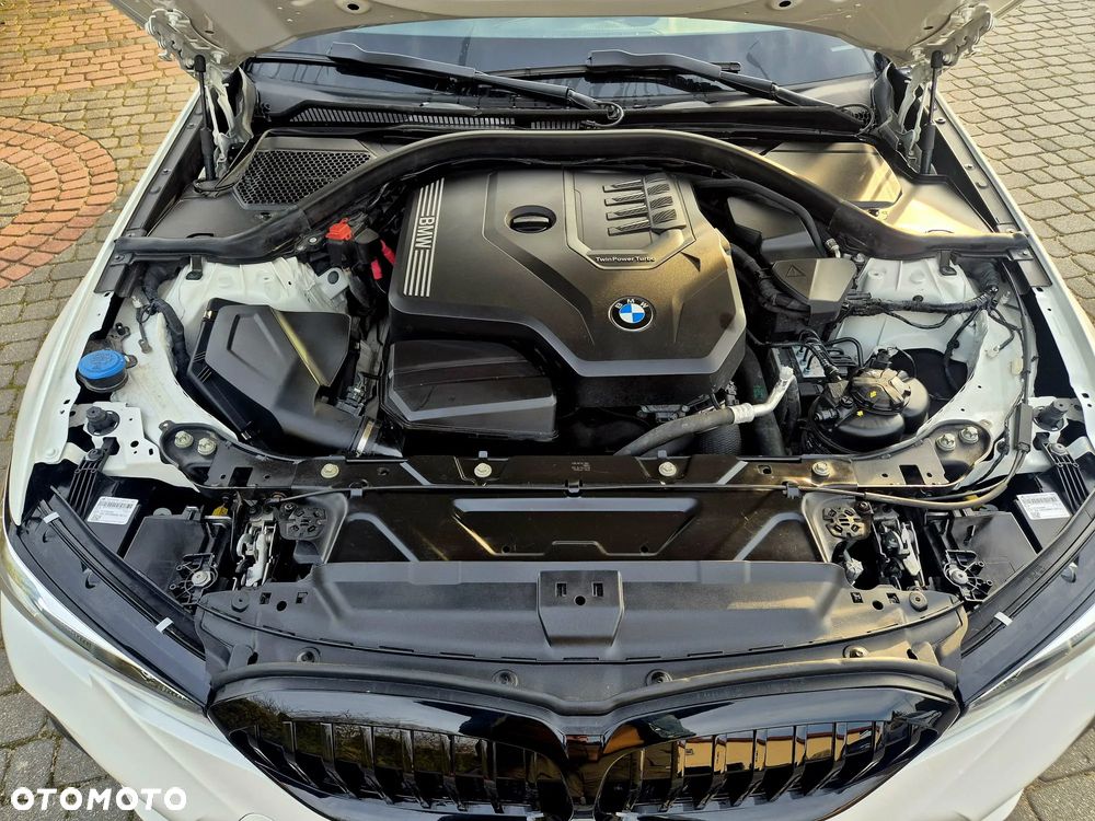 BMW Seria 3 318i Sport Line - 24