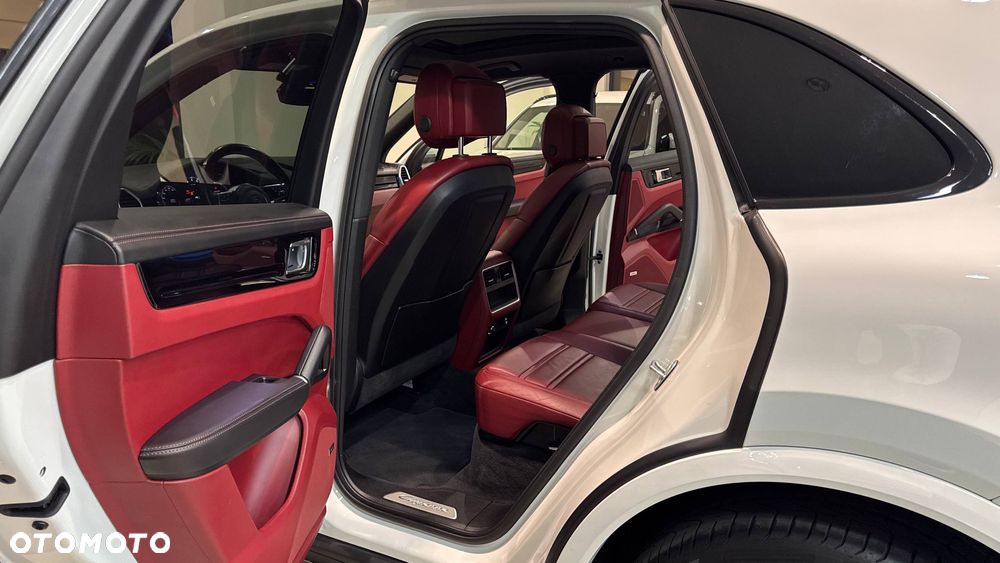 Porsche Cayenne - 29