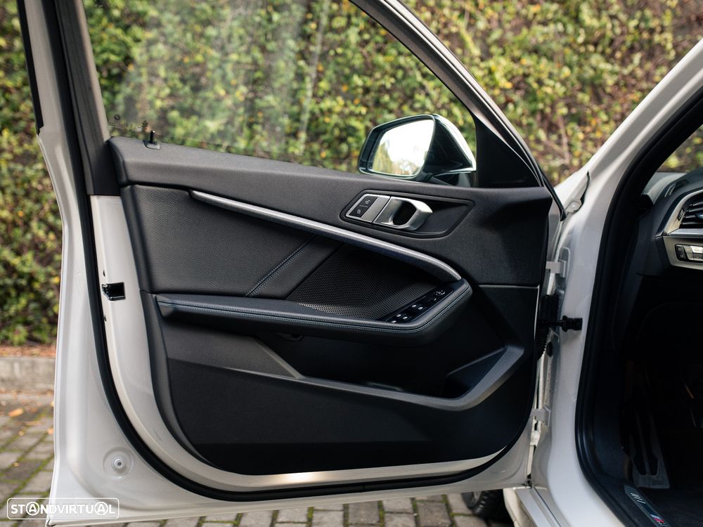 BMW 116 d Pack Desportivo M - 31