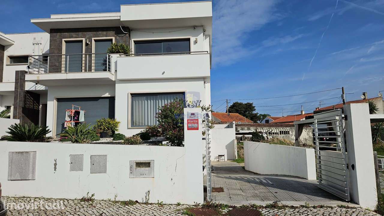 Moradia T4 a 5 minutos do Centro de Caldas da Rainha - Grande imagem: 3/34