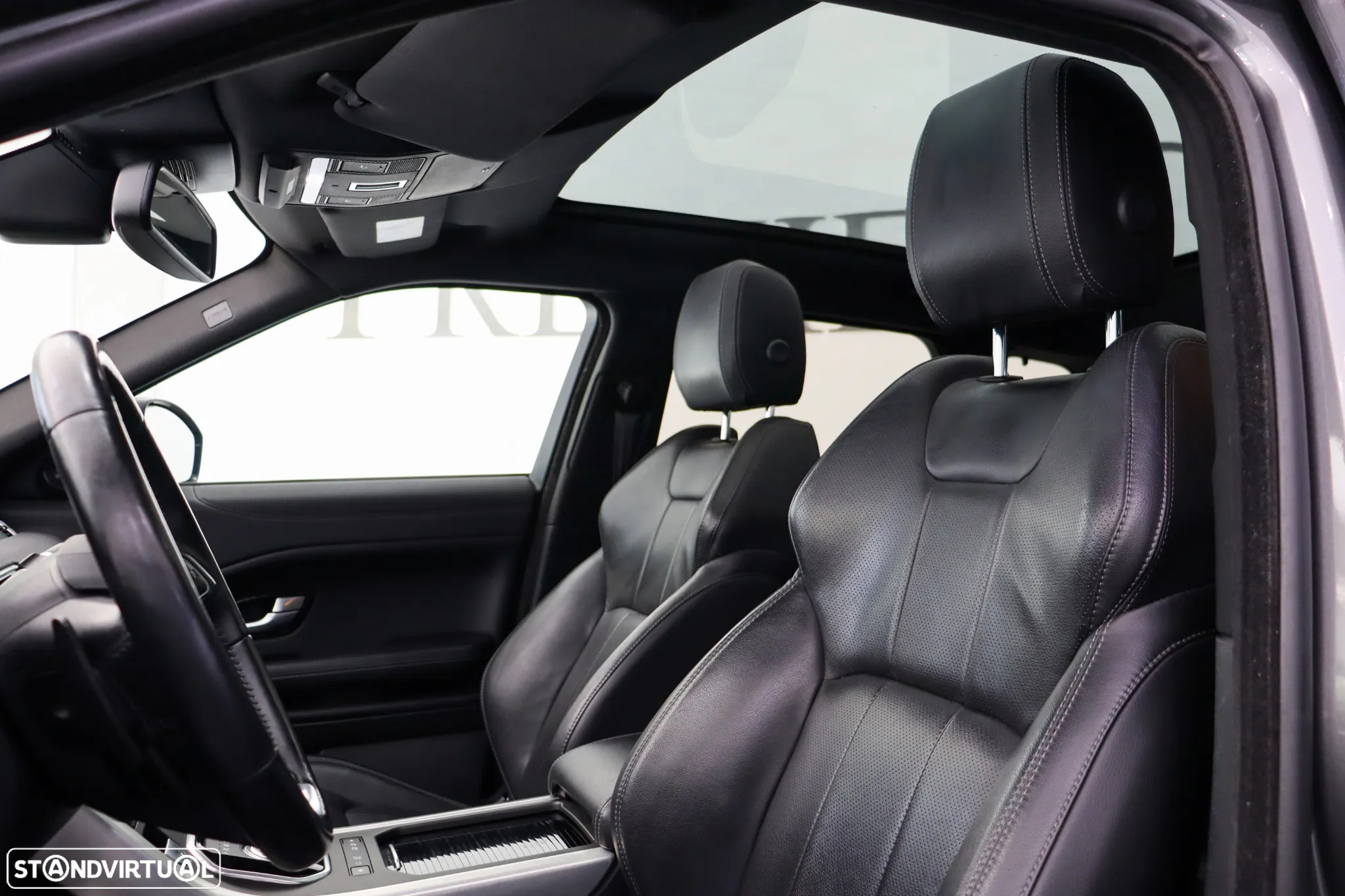Land Rover Range Rover Evoque 2.0 D150 AWD R-Dynamic HSE Auto - 8