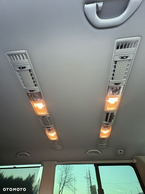 Volkswagen Multivan - 16