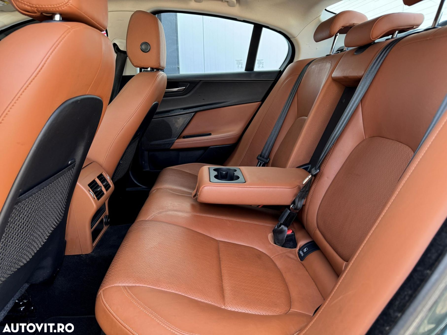 Jaguar XE 20d Aut. Portfolio - 26