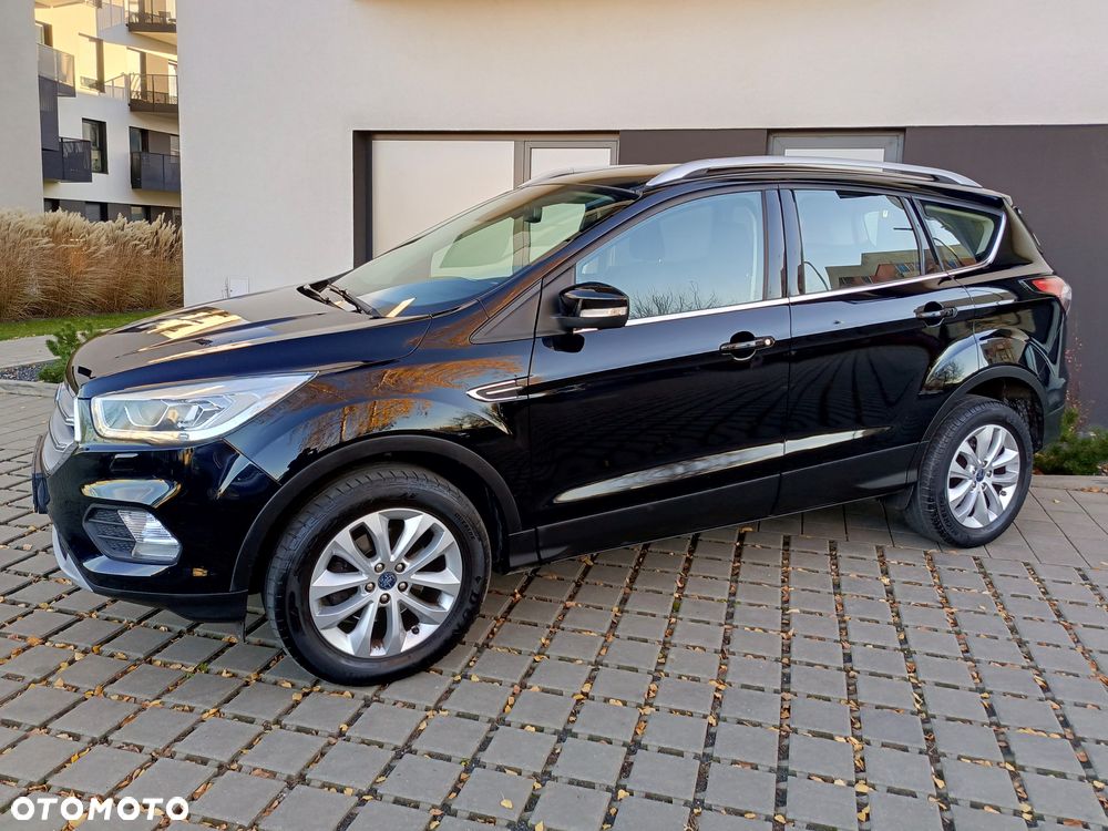 Ford Kuga 1.5 EcoBoost 2x4 Titanium - 1