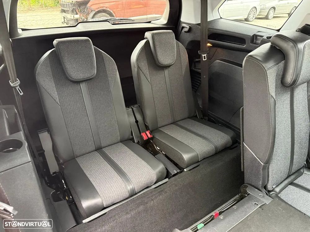 Peugeot 5008 1.5 BlueHDi Allure EAT8 - 19