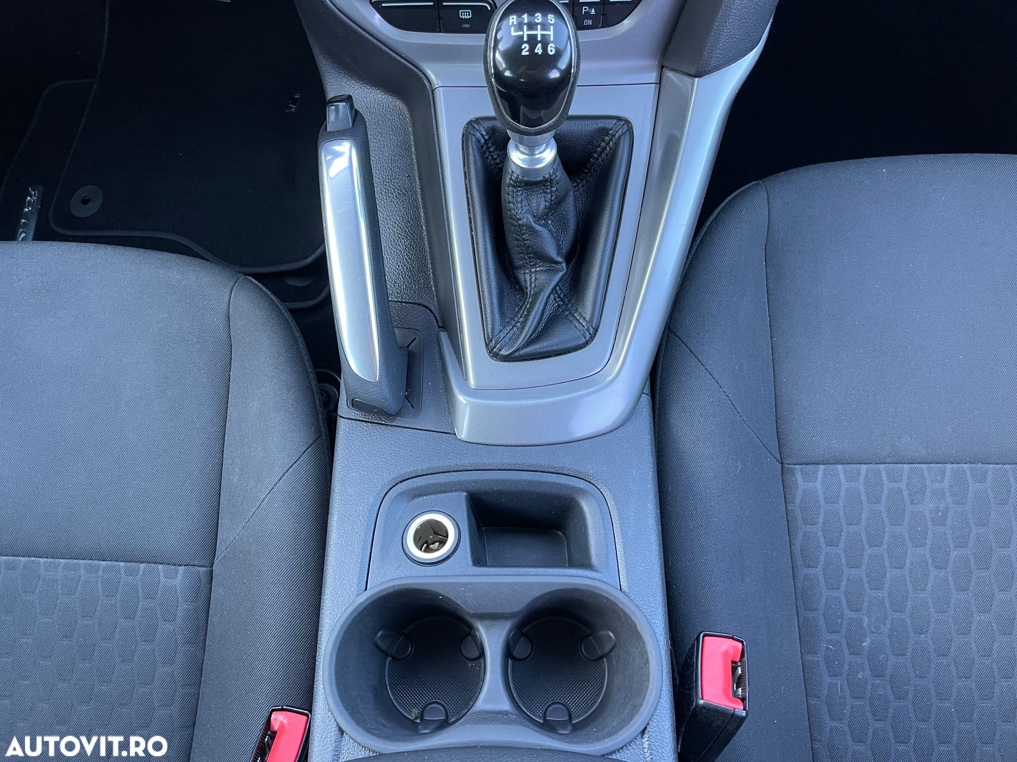 Ford Focus Turnier 1.0 EcoBoost Start-Stopp-System Champions Edition - 19