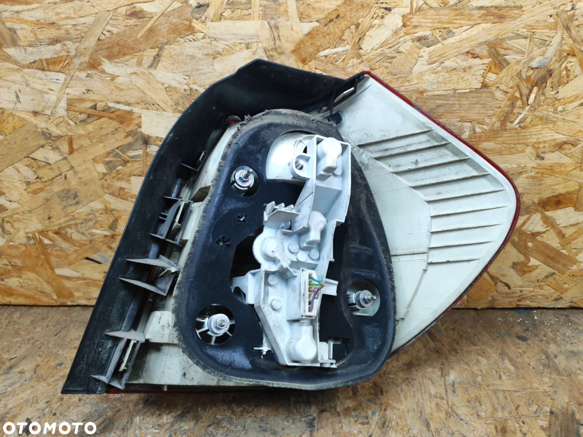 lampa tył lewa / prawa kompletna VALEO do BMW 1 E87 Lift - 7