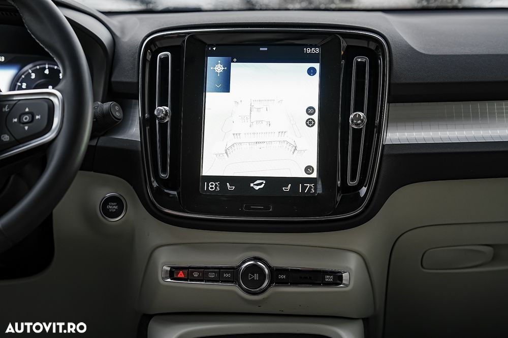 Volvo XC 40 B4 B AWD DKG Momentum Pro - 7