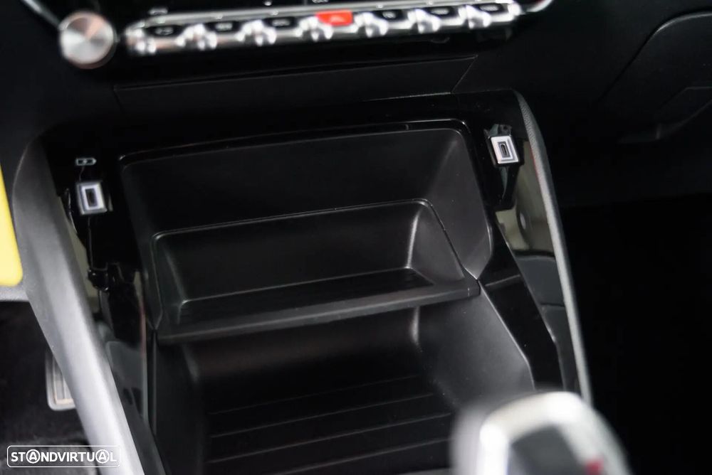 Peugeot 208 1.2 PureTech Active - 42