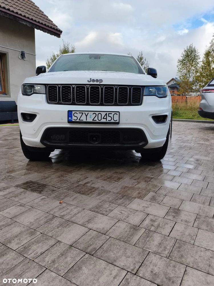 Jeep Grand Cherokee - 24