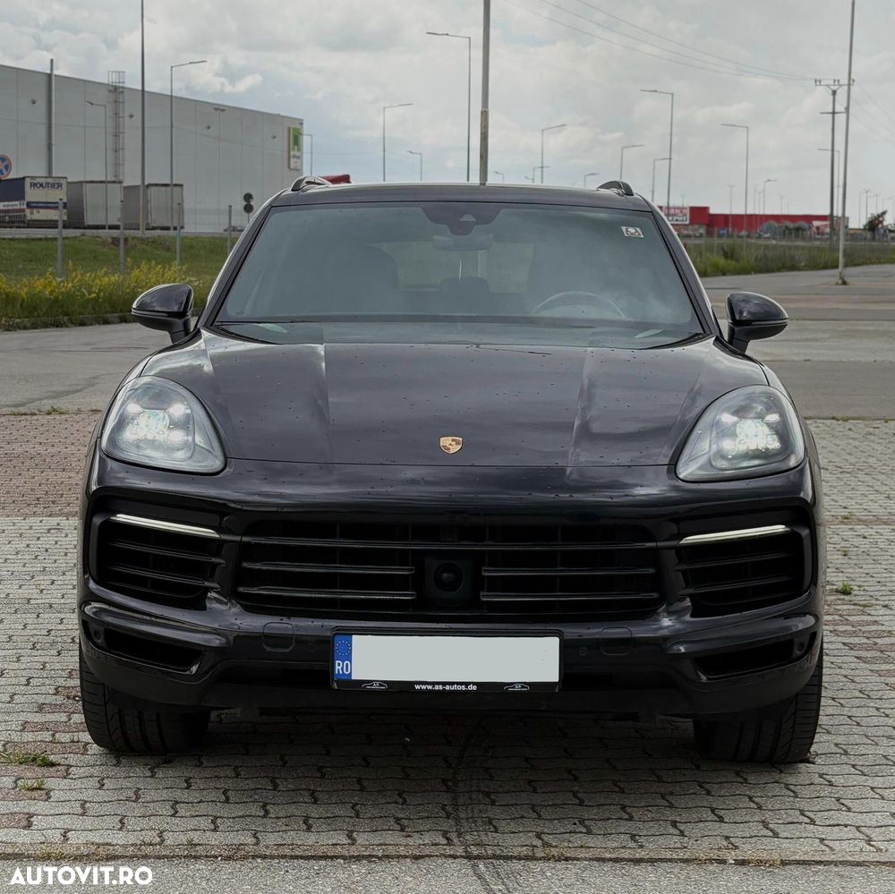 Porsche Cayenne - 1
