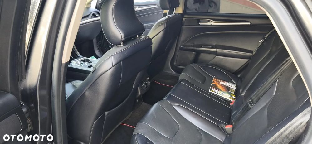 Ford Fusion - 9