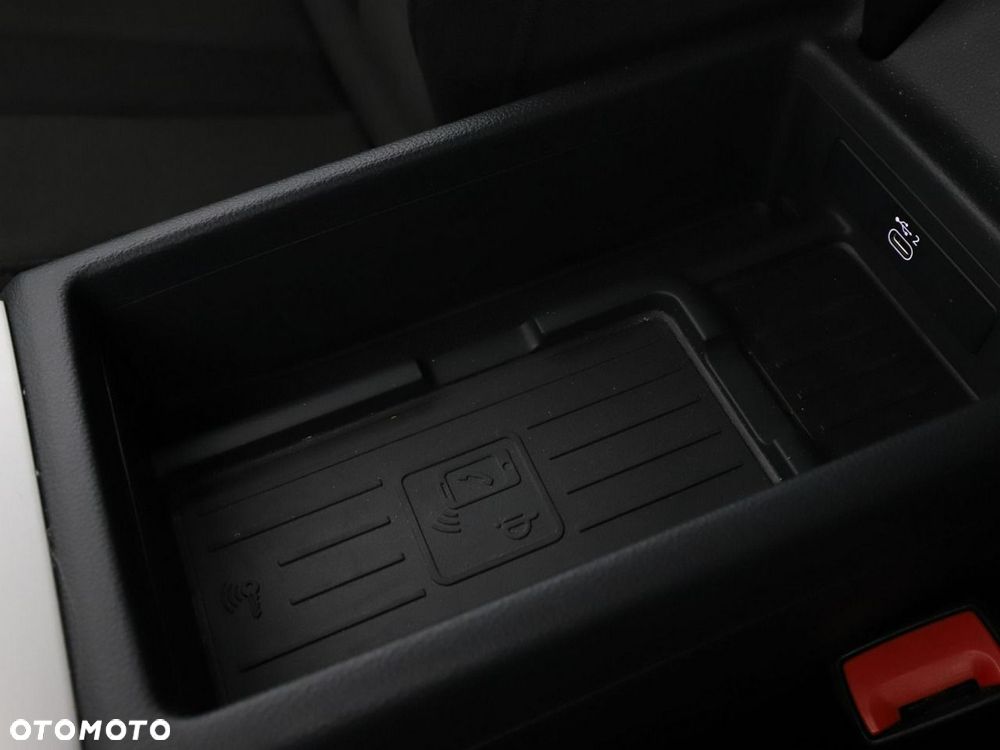 Audi A4 Avant 35 TDI mHEV S tronic - 31