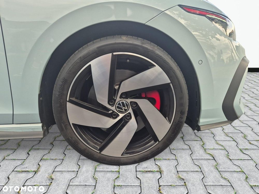 Volkswagen Golf - 32